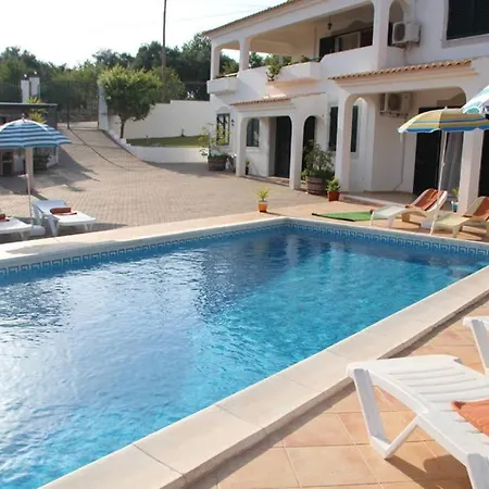 Nuria Villa